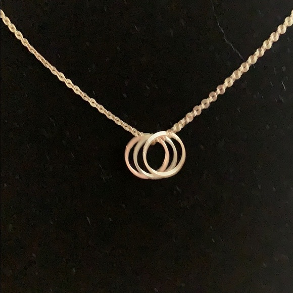 Jewelry - 3 circle goldtone necklace w/adjustable clasp NWT